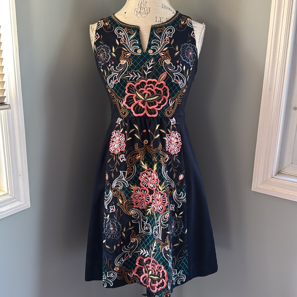 Anthropologie Moulinette Soeurs embroidered fit and flare shift dress EUC size 6 - Picture 3 of 11